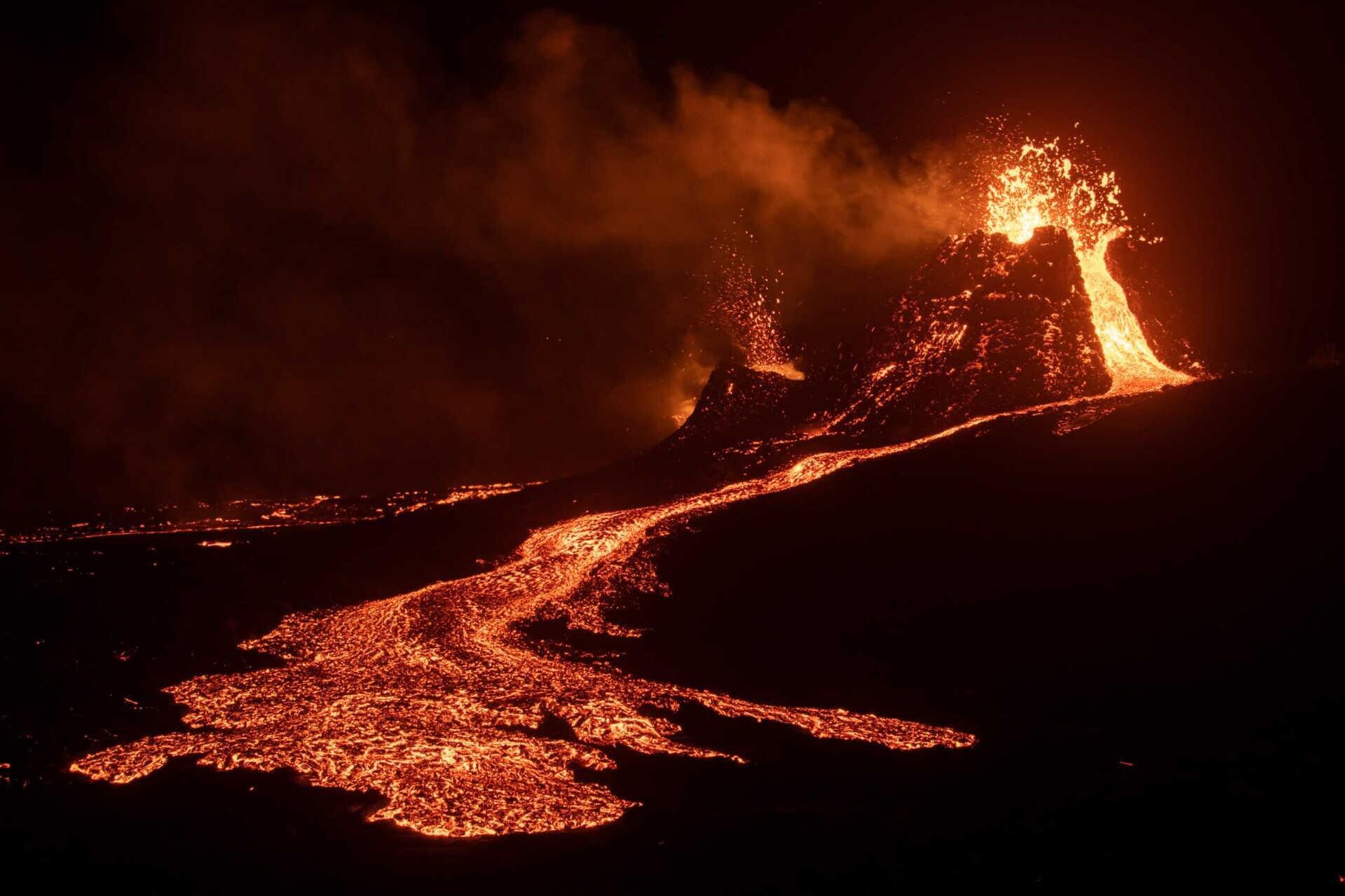 Best Fagradalsfjall volcano tours - Epic Iceland 2021