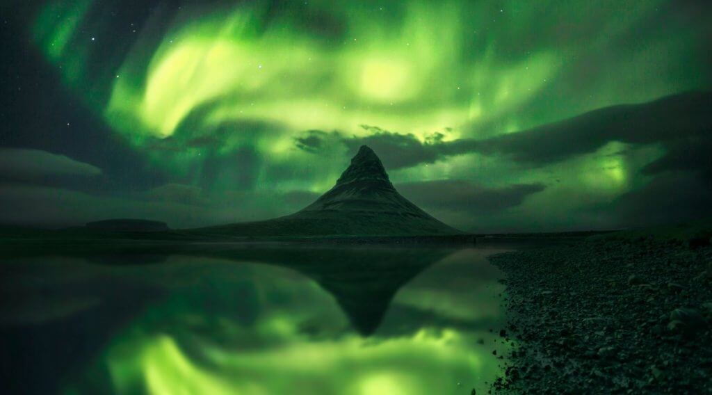 guided aurora tour reykjavik