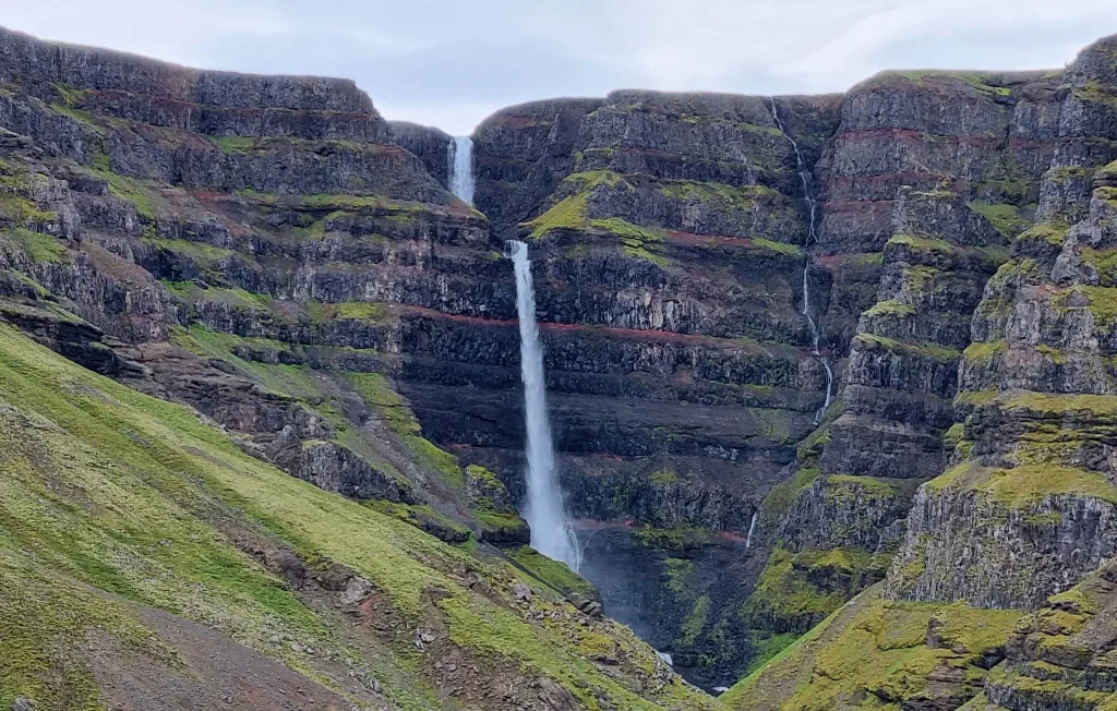 Strútsfoss waterfall iceland