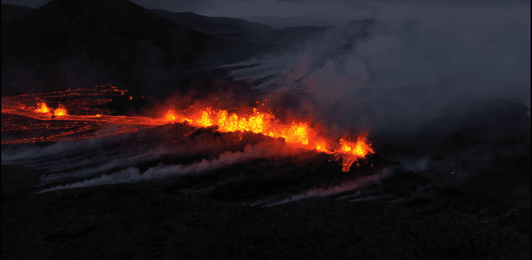 iceland volcano 2023 eruption night view
